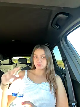 DoriDeluxe66 online show from 09.25.25