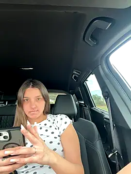 DoriDeluxe66 online show from 09.30.25