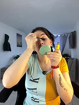 carolina16love online show from 10.18.25