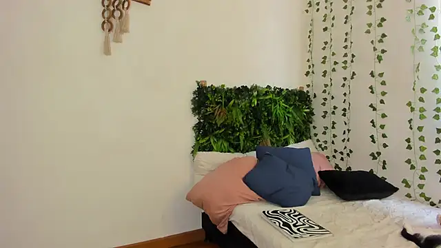 karlye 5 online show from 02.13.25