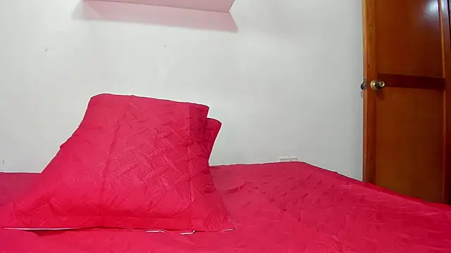 Snapshot of naia_blessed chatting on 02.15.25 naia blessed online show from 02.15.25