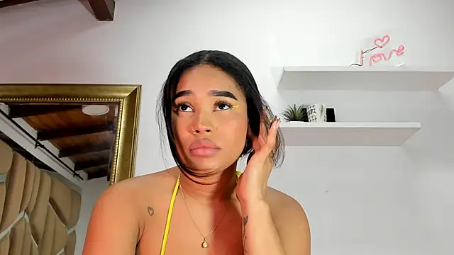 Snapshot of naia_blessed chatting on 02.25.25 naia blessed online show from 02.25.25