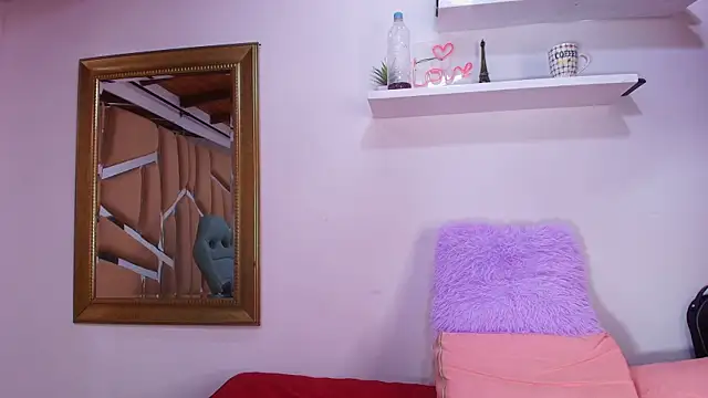 Snapshot of naia_blessed chatting on 09.10.25 naia blessed online show from 09.10.25