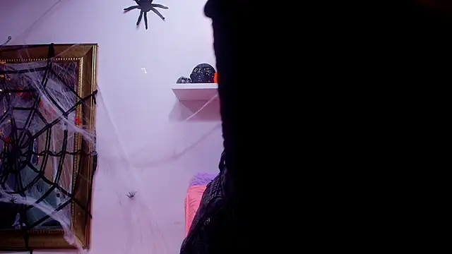 Snapshot of naia_blessed chatting on 10.18.25 naia blessed online show from 10.18.25