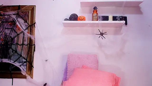 Snapshot of naia_blessed chatting on 10.21.25 naia blessed online show from 10.21.25