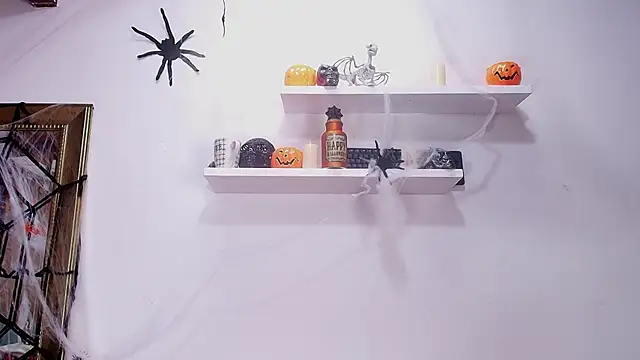 Snapshot of naia_blessed chatting on 10.26.25 naia blessed online show from 10.26.25