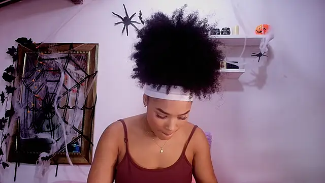 Snapshot of naia_blessed chatting on 10.27.25 naia blessed online show from 10.27.25