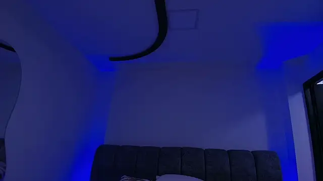 Snapshot of naia_blessed chatting on 11.08.25 naia blessed online show from 11.08.25