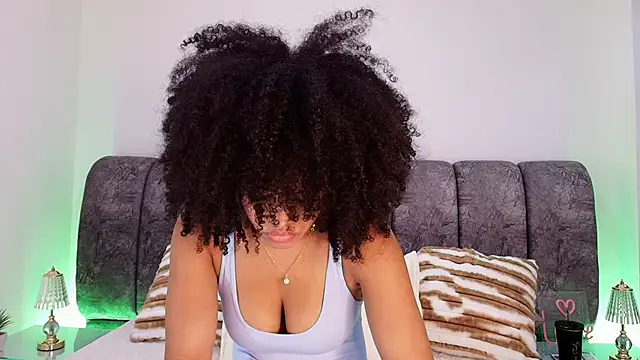 Snapshot of naia_blessed chatting on 11.12.25 naia blessed online show from 11.12.25