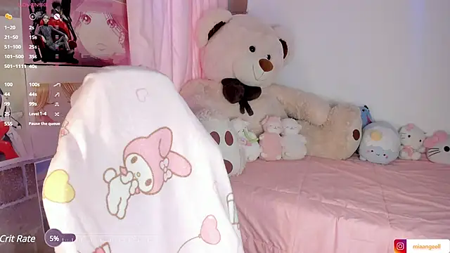 Snapshot of mia_angel_ chatting on 12.23.24 mia angel online show from 12.23.24