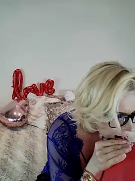 AureliaDoux online show from 02.11.25