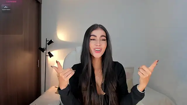 RebeccaBaxter online show from 11.12.25