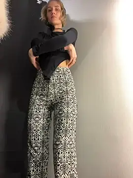 Feral berry 8133 online show from 12.09.24