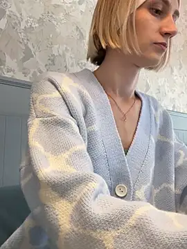 Feral berry 8133 online show from 02.12.25