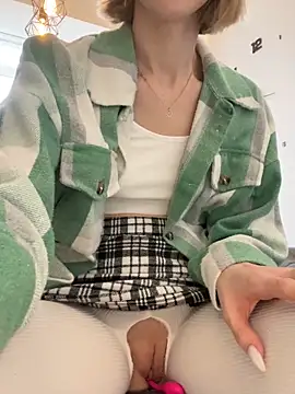 Feral berry 8133 online show from 03.04.25