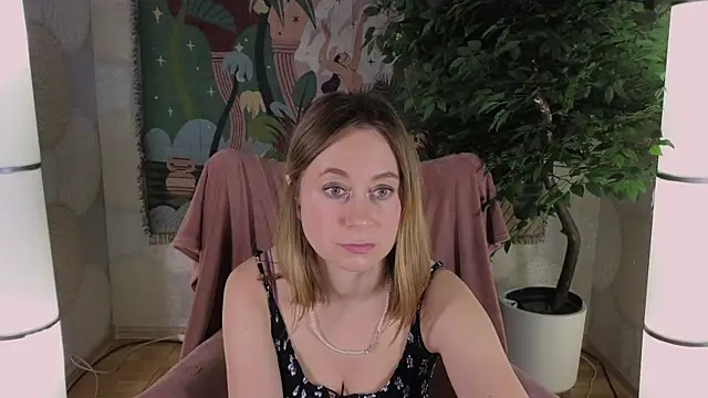 Snapshot of BrookeEvans chatting on 03.01.25 BrookeEvans online show from 03.01.25