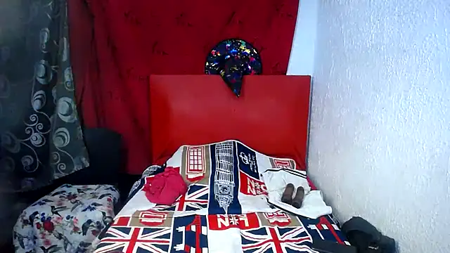 Snapshot of lili_sweet777 chatting on 11.30.25 lili sweet777 online show from 11.30.25