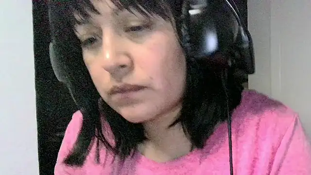 Snapshot of rosseli chatting on 01.17.25 rosseli online show from 01.17.25
