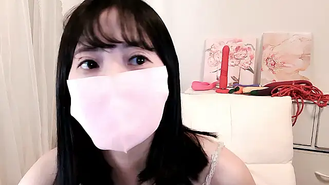 MOMO ROSE online show from 11.19.25