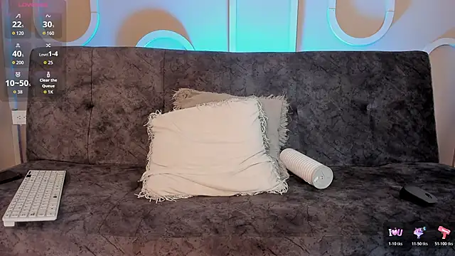 Snapshot of Sweet_Alessandre chatting on 05.18.26 Sweet Alessandre online show from 05.18.26