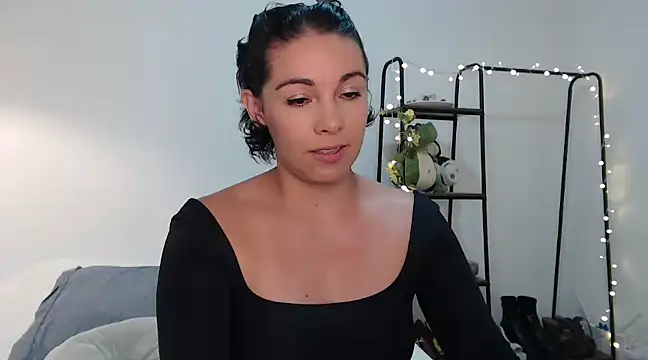 Snapshot of camii_7 chatting on 01.14.25 camii 7 online show from 01.14.25