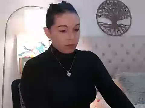 Snapshot of camii_7 chatting on 11.28.25 camii 7 online show from 11.28.25