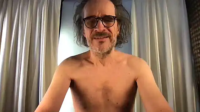 Snapshot of GioApri chatting on 02.01.26 GioApri online show from 02.01.26