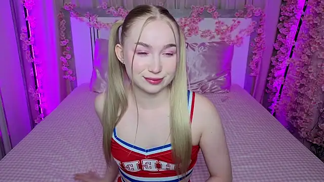Snapshot of LilyStarlight chatting on 06.05.26 LilyStarlight online show from 06.05.26