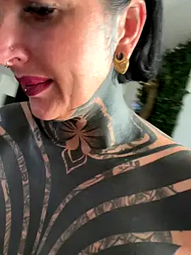 InkedBiitch online show from 09.12.25