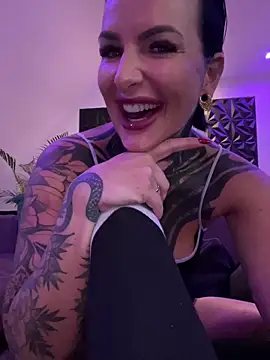 InkedBiitch online show from 10.08.25
