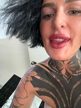 InkedBiitch online show from 10.14.25