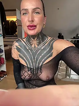 Snapshot of InkedBiitch chatting on 03.28.26 InkedBiitch online show from 03.28.26