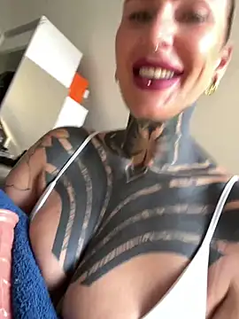 Snapshot of InkedBiitch chatting on 04.27.26 InkedBiitch online show from 04.27.26