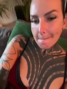 Snapshot of InkedBiitch chatting on 05.07.26 InkedBiitch online show from 05.07.26