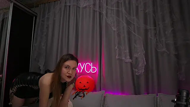 Snapshot of _LadyMargo_ chatting on 10.27.25  LadyMargo  online show from 10.27.25