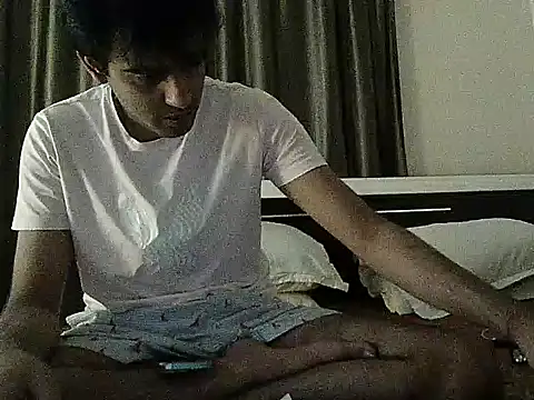 Snapshot of king_kong_india1 chatting on 02.11.25 king kong india1 online show from 02.11.25