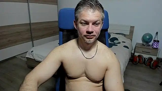 Snapshot of RobbyShawz chatting on 04.20.26 RobbyShawz online show from 04.20.26