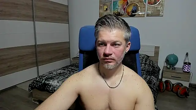 Snapshot of RobbyShawz chatting on 05.02.26 RobbyShawz online show from 05.02.26