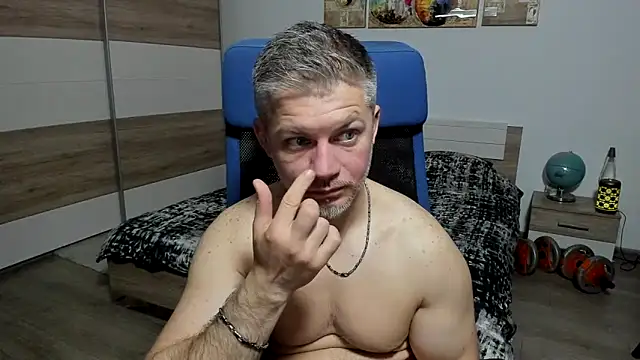 Snapshot of RobbyShawz chatting on 05.05.26 RobbyShawz online show from 05.05.26