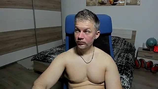 Snapshot of RobbyShawz chatting on 05.21.26 RobbyShawz online show from 05.21.26