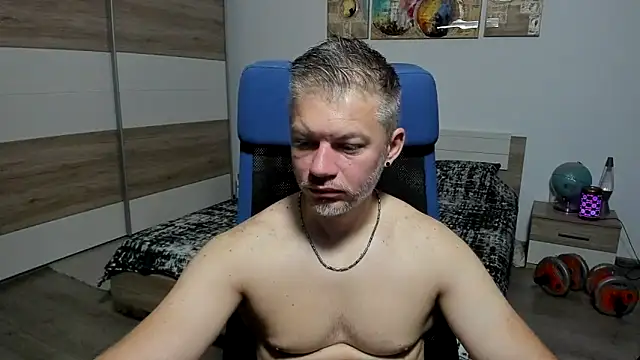 Snapshot of RobbyShawz chatting on 06.20.26 RobbyShawz online show from 06.20.26