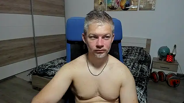 Snapshot of RobbyShawz chatting on 06.22.26 RobbyShawz online show from 06.22.26