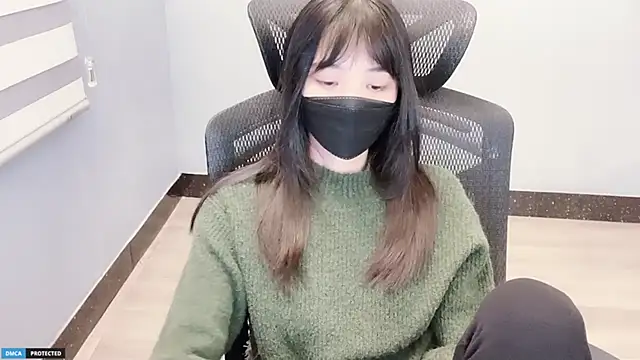Snapshot of Ayase_momo chatting on 12.29.24 Ayase momo online show from 12.29.24