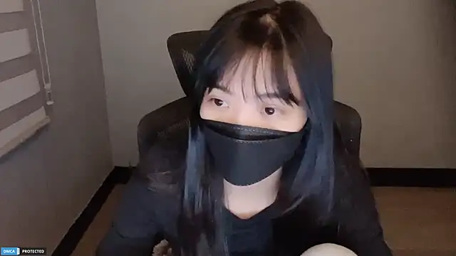 Snapshot of Ayase_momo chatting on 01.12.25 Ayase momo online show from 01.12.25