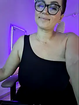 Snapshot of MariaPau_83 chatting on 07.17.26 MariaPau 83 online show from 07.17.26