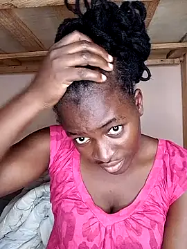 Snapshot of _cutemelania chatting on 03.08.25 cutemelania online show from 03.08.25