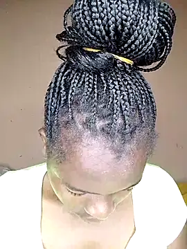 Snapshot of _cutemelania chatting on 09.28.25 cutemelania online show from 09.28.25