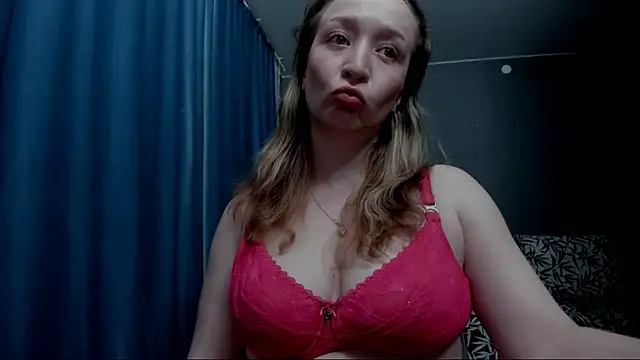 Snapshot of Eva_Rikchter chatting on 05.03.26 Eva Rikchter online show from 05.03.26
