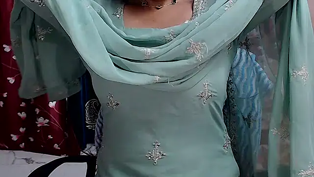 Snapshot of Naiaa-mylove chatting on 06.09.26 Naiaa-mylove online show from 06.09.26