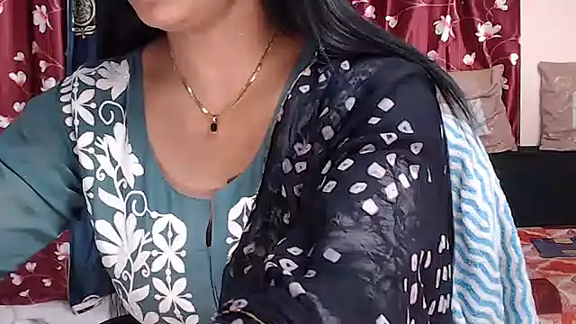 Snapshot of Naiaa-mylove chatting on 06.24.26 Naiaa-mylove online show from 06.24.26